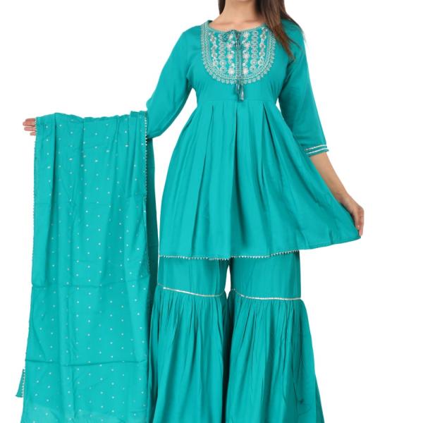 Three-piece traditional Indian set